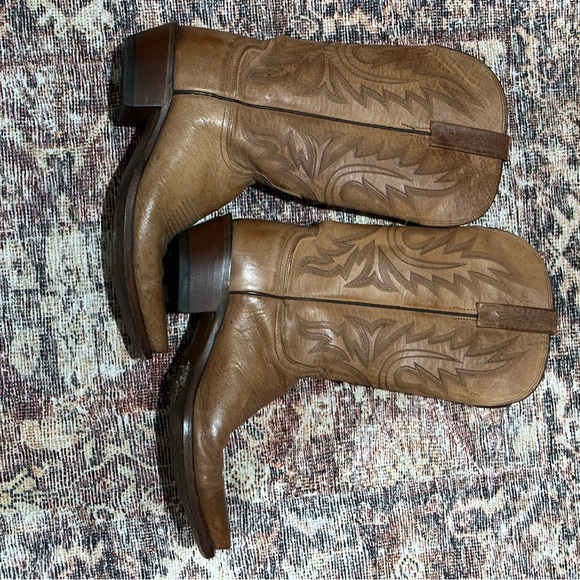 8.5 Lucchese tan Boots - Picture 3 of 10